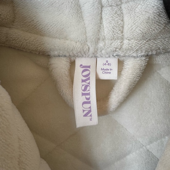 Quilted Gray Robe - Picture 2 of 6